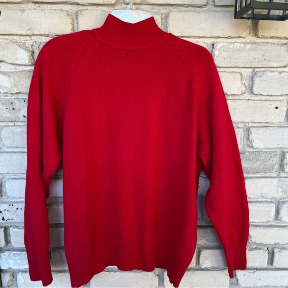 Vintage red pullover sweater with removable shoulder pads. Lambs wool blend - Picture 3 of 8